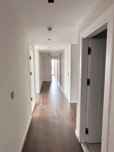 Modern 4 BR Apartment in Prime Location Image 4