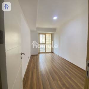 Modern Apartment with City Views Image 5