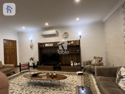 Large Family Home with 5 Bedrooms Image 4