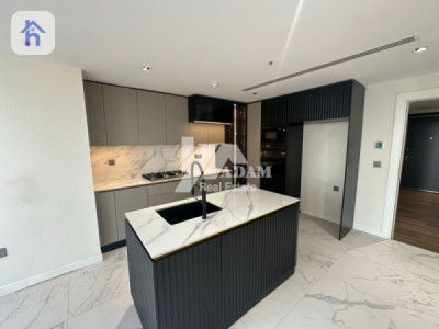 Modern 4 Bedroom Apartment, Spacious Living image 3