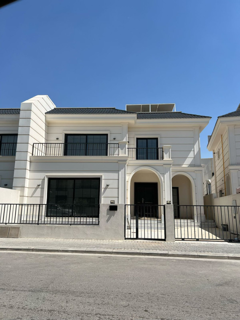 Family Home with Modern Design — 1