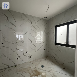 Spacious House with 4 Bedrooms Image 5