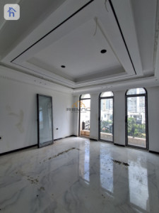 Luxury House image 8