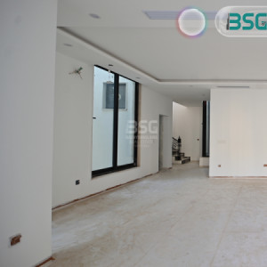 Spacious house with 5 bedrooms image 2