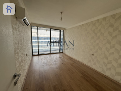 Elegant High-Floor Apartment for Rent Image 4