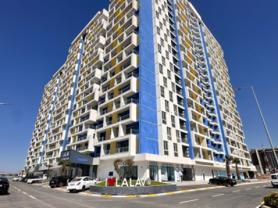 Modern 2-bedroom apartment near airport Image 19