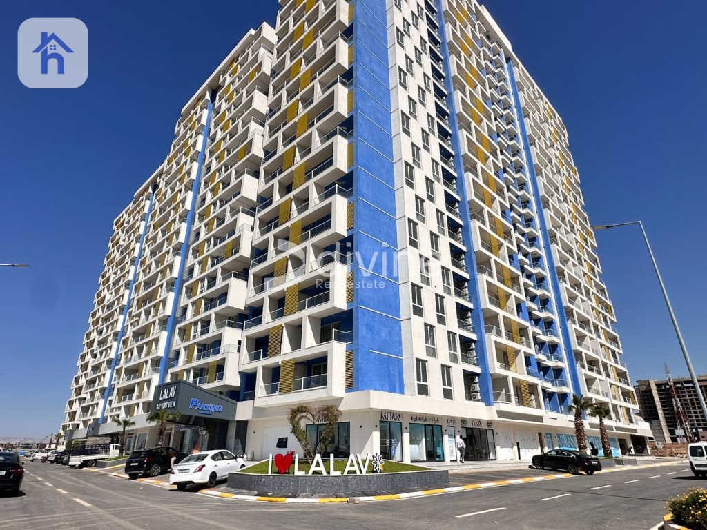 شقة فخمة بغرفتي نوم وشرفة