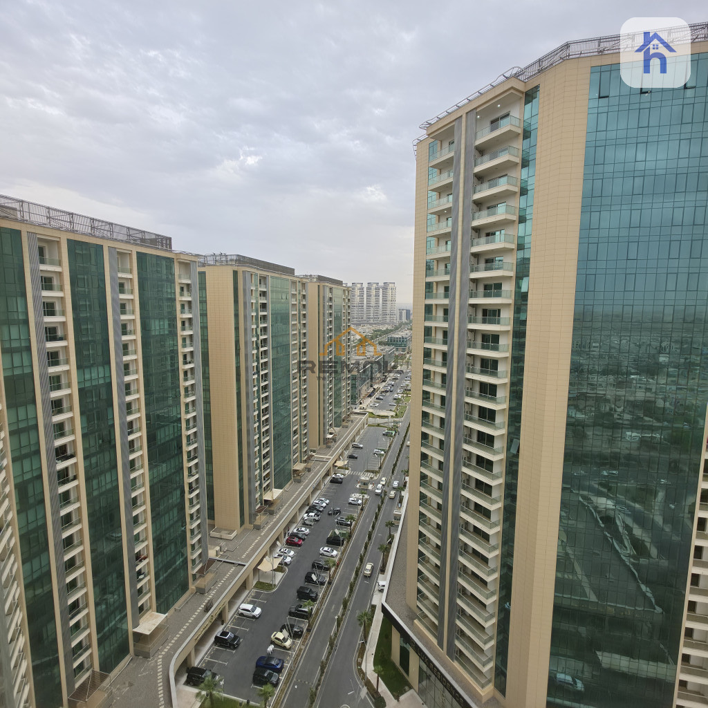 2BR Apartment in Empire Square Resim 2