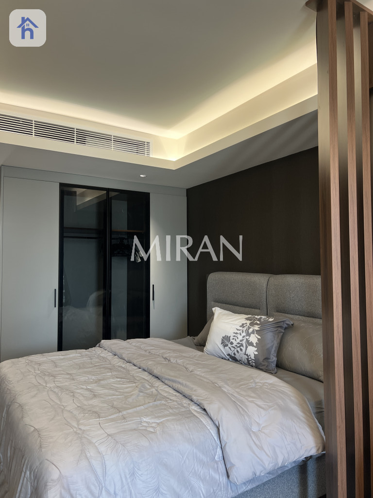 Modern Studio Apartment in Cavalli Tower Resim 2