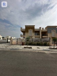 Modern House image 2
