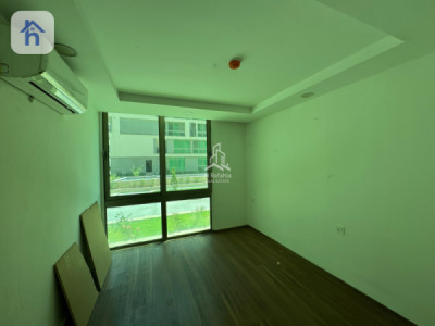 Modern 3-Bedroom Apartment image 6