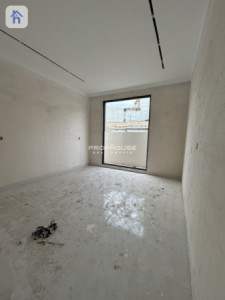 House Opposite Garden Image 5