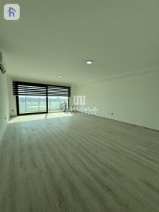 Spacious Apartment with 4 Bedrooms image 2