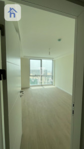 Luxurious Apartment in Empire Wings image 2