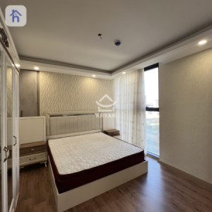 Stylish Apartment with Lovely Views Image 5