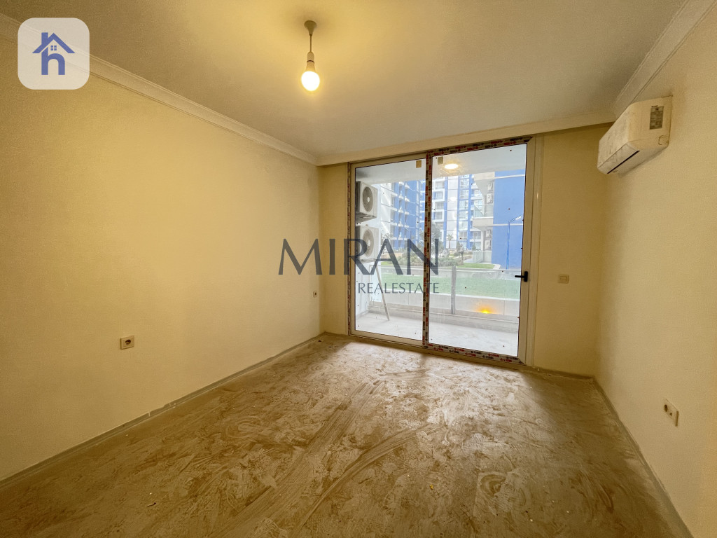 Modern 1-Bedroom Apartment near Airport Resim 2