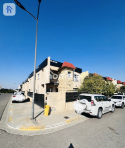House Opposite Garden image 1