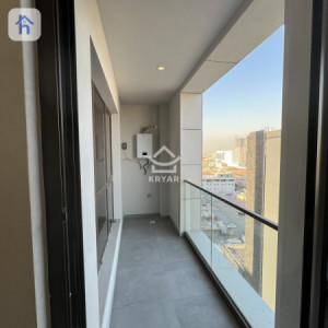 Modern Apartment with City View Image 5