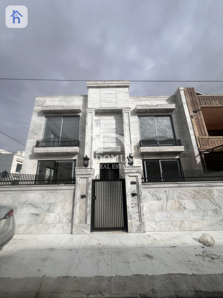 Luxurious Villa with 6 Bedrooms