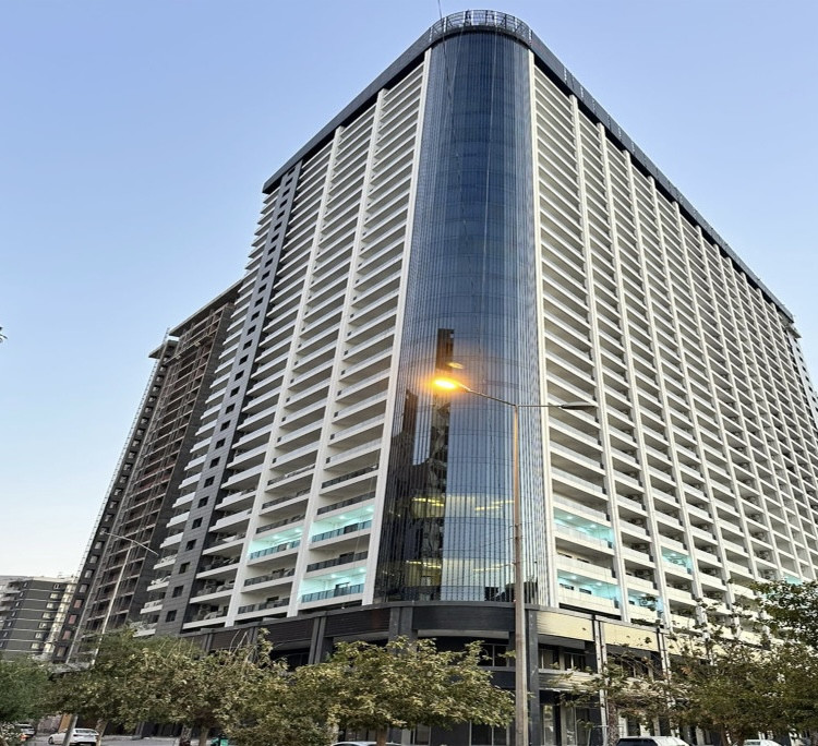 Cozy 1-Bedroom Apartment in Queen Tower