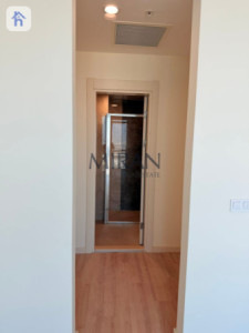 Spacious apartment with great views Image 9