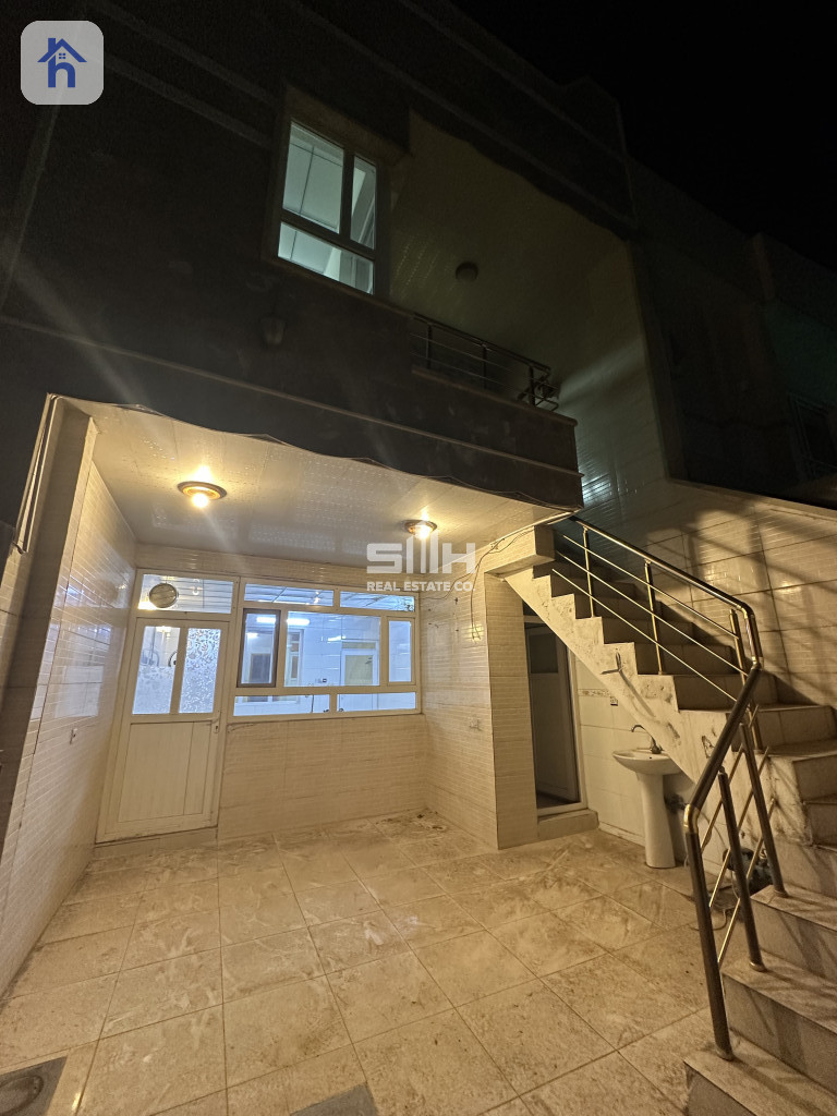 Spacious Property for Sale Image 2