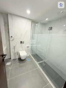Modern One-Bedroom Apartment Image 10