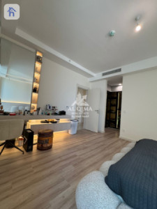 Modern 2-Bedroom Apartment in Empire Square image 20