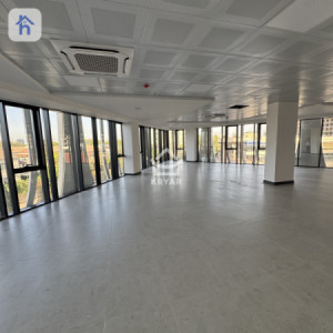 Spacious Office with Kitchen Image 3