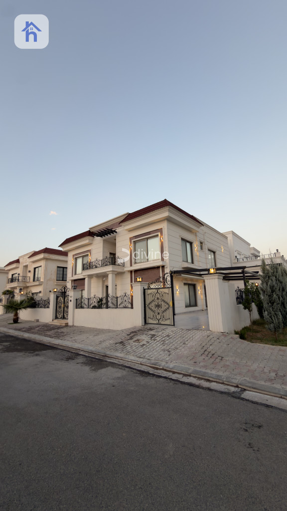 خانوویەکی فراوان لە فیردوس ستی
