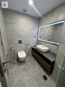 شقة حديثة بتصميم واسع image 8