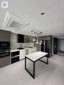 Modern 1-bedroom apartment with Gulan view image 1