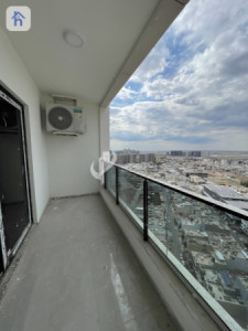 Modern Studio Apartment in Queen Tower image 2