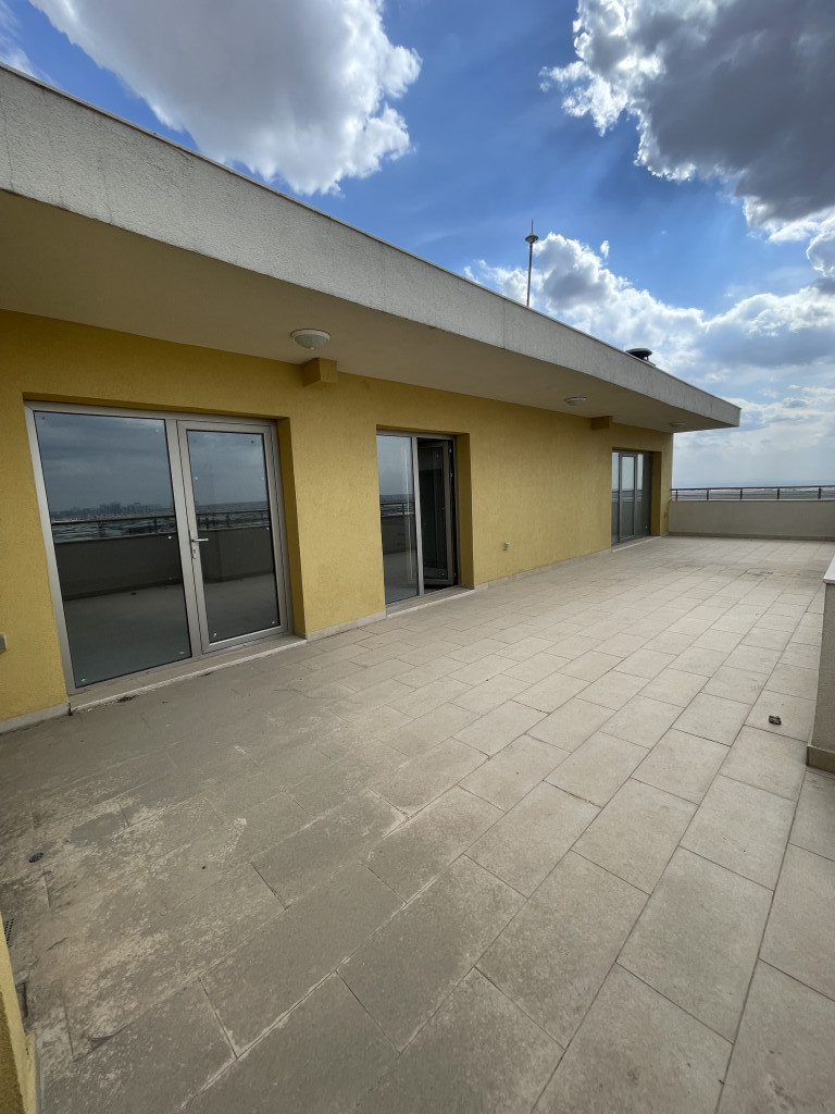 Spacious 2 Bedroom Apartment
