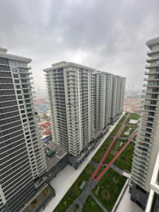 Modern 4-Bedroom Apartment image 17