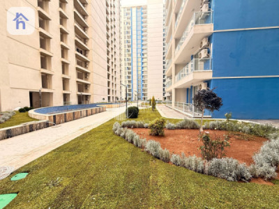 Modern studio apartment near airport Image 4