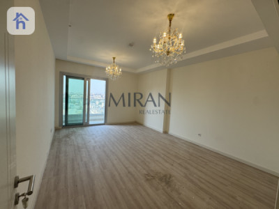 Elegant Apartment in Prime Location Image 5