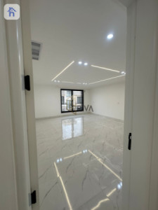 Spacious House with 4 Bedrooms Image 11