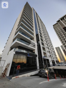 Modern 4-Bedroom Apartment image 2