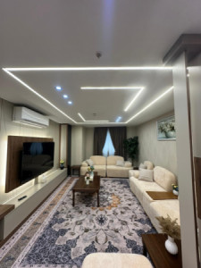 Modern Apartment with 4 Bedrooms image 2