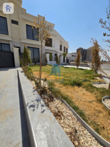Two interface house ooposite garden image 2