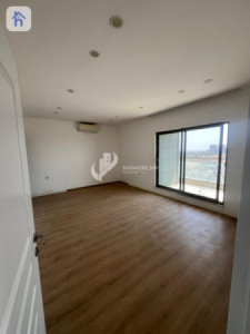 Modern 2 Bedroom Apartment with Spacious Layout Image 3