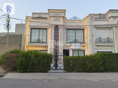 خانووی چوارگۆشە image 1