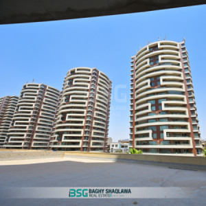 Modern 5-Bedroom Apartment image 17