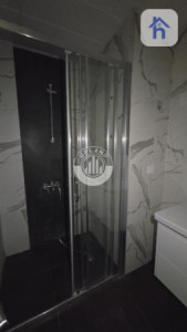 شقة أنيقة مع صالة واسعة صورة 7