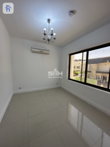 Spacious House in Dream City image 10