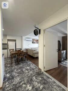 شوقەیەکی یەک ژووری نوستن ڕاخراو لە ئیمپایەر پیرڵ تاوەرز وێنە 5