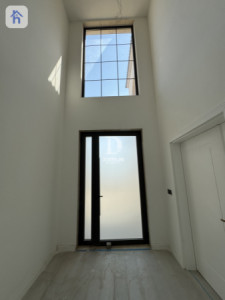 Spacious House with 5 bedrooms image 9
