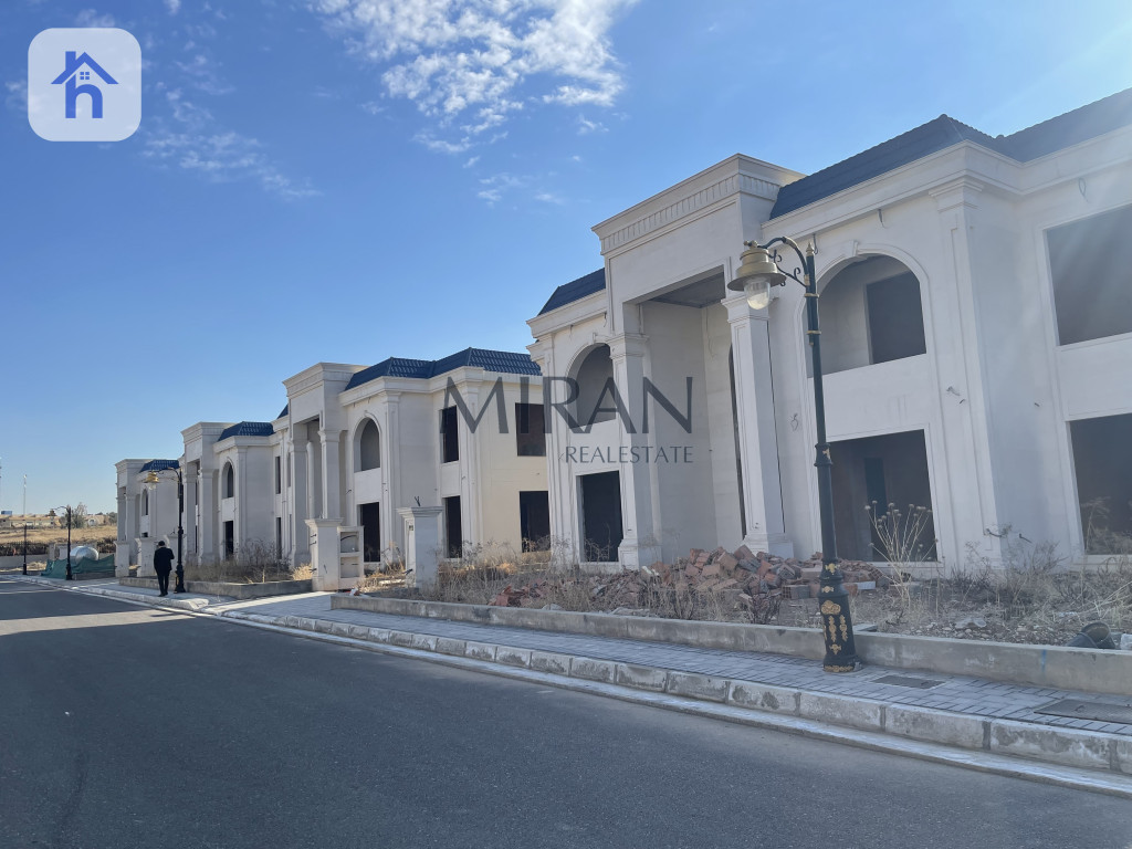 5-Bedroom Structure in Nice Village