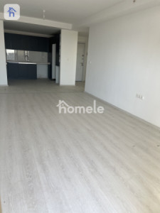 شوقەیەکی ڕووناک و یەک ژووری نوستن لە ئیمپایەر پیرڵ image 2